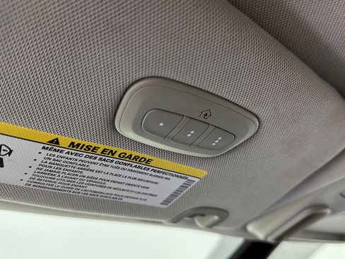 Used 2023 Chrysler Pacifica Limited image 26