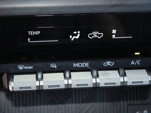 Used 2024 Toyota Tacoma SR5 AWD/4WD image 33
