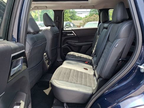 Used 2025 Mitsubishi Outlander SE AWD/4WD image 10