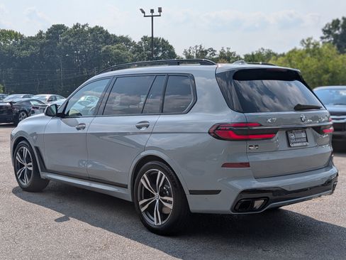 Used 2027 BMW X7 xDrive40i w/ M Sport Package AWD/4WD image 7