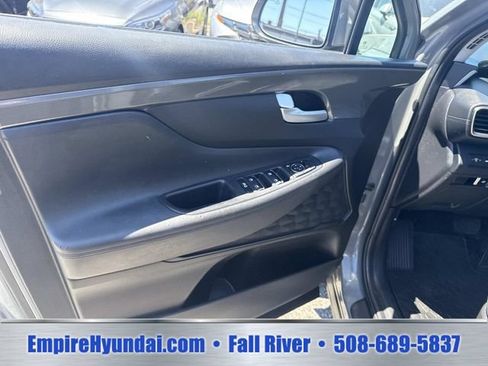 Certified 2022 Hyundai Santa Fe SE w/ Winter Weather Package AWD/4WD image 17