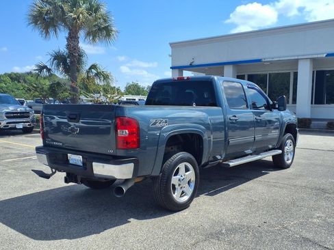 Used 2013 Chevrolet Silverado 2500 LTZ w/ LTZ Plus Package AWD/4WD image 2