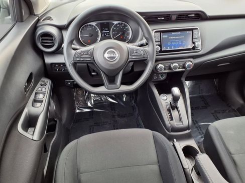 Certified 2025 Nissan Kicks Play S image 4