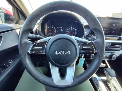 Used 2022 Kia Forte LXS FWD image 17