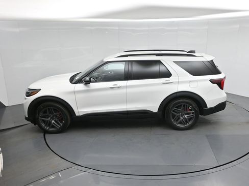 New 2026 Ford Explorer ST image 42