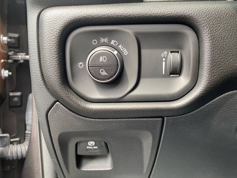 Used 2026 RAM 1500 Express AWD/4WD image 21