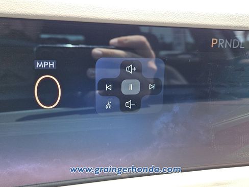 Used 2025 Lincoln Nautilus Reserve AWD/4WD image 19