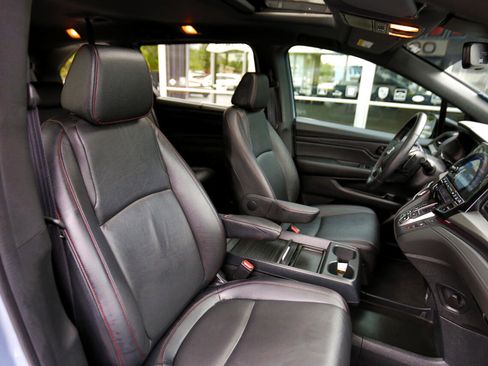 Used 2023 Honda Odyssey Sport image 23