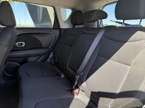 Used 2016 Kia Soul + image 29