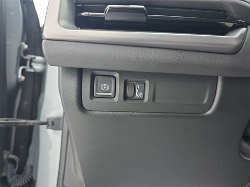 Certified 2024 Cadillac XT4 Premium Luxury image 26