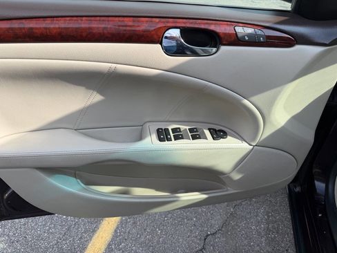 Used 2008 Buick Lucerne CXL w/ Driver Confidence Package FWD image 10