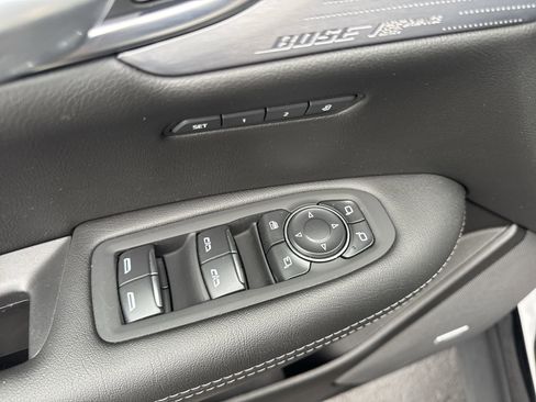 Used 2025 Cadillac XT5 Premium Luxury image 13