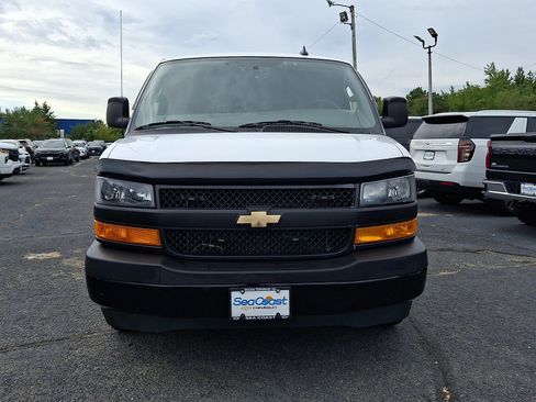 Used 2025 Chevrolet Express 2500 w/ Enhanced Convenience Package RWD image 2