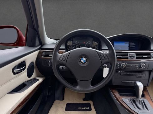 Used 2011 BMW 328i xDrive Sedan AWD/4WD image 6
