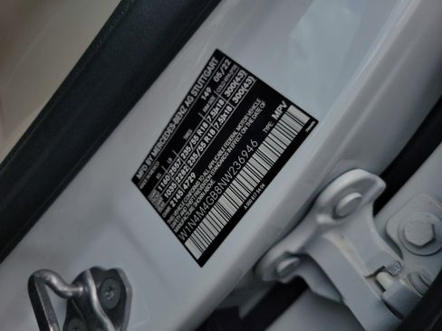 Certified 2022 Mercedes-Benz GLB 250 image 33