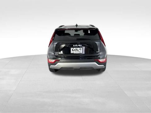 Certified 2024 Kia Niro EX FWD image 8