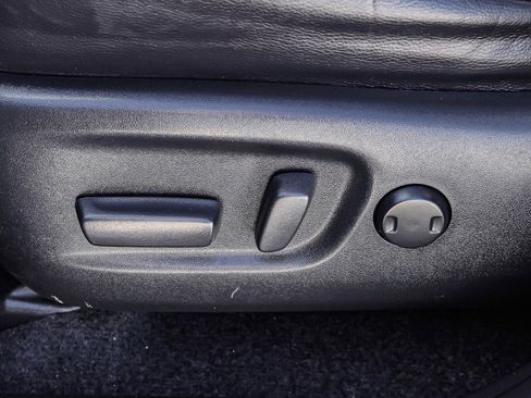 Used 2018 Toyota RAV4 Limited image 17