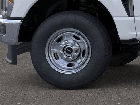 New 2026 Ford F250 XL w/ XL Chrome Package image 19