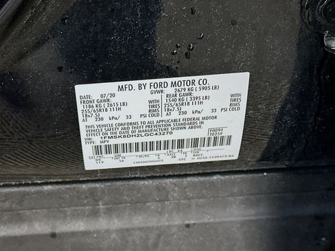 Used 2020 Ford Explorer XLT w/ Equipment Group 202A AWD/4WD image 12