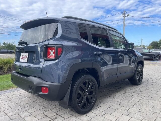 Used 2023 Jeep Renegade Altitude w/ Sun/Sound Group AWD/4WD image 4