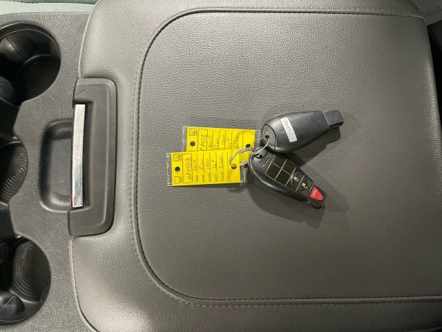 Used 2017 RAM 1500 Classic SLT RWD image 20