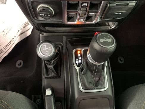 Used 2025 Jeep Wrangler Unlimited Sahara w/ Safety Group AWD/4WD image 24