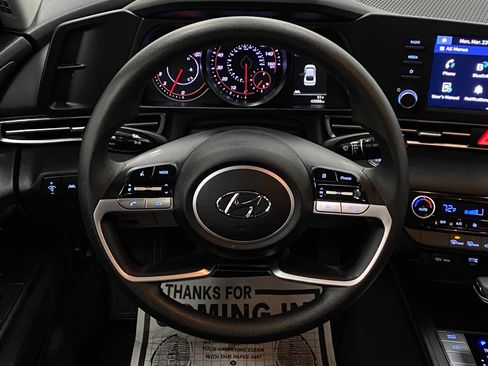 Certified 2023 Hyundai Elantra SEL w/ Preferred Accessory Package image 15