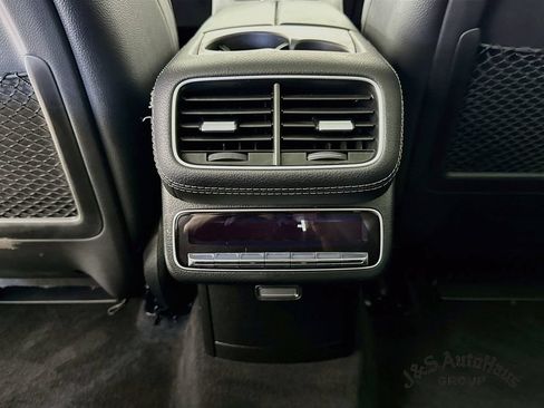Used 2025 Mercedes-Benz GLS 450 4MATIC image 32