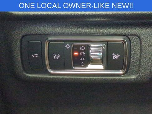Used 2025 Lincoln Corsair AWD image 18