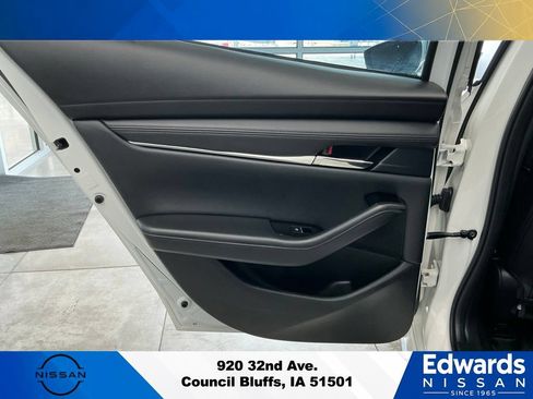 Used 2023 MAZDA MAZDA3 s FWD image 10