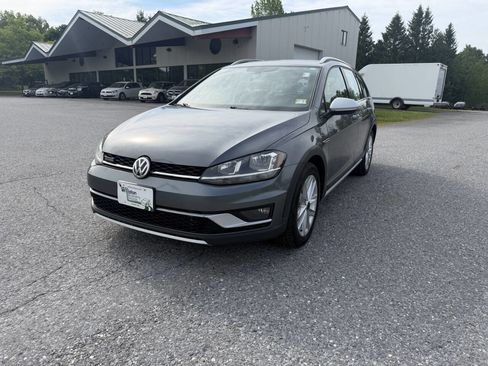 Used 2019 Volkswagen Golf Alltrack S AWD/4WD image 1