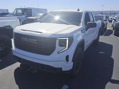 Used 2023 GMC Sierra 1500 Elevation w/ X31 Off-Road Package AWD/4WD image 3