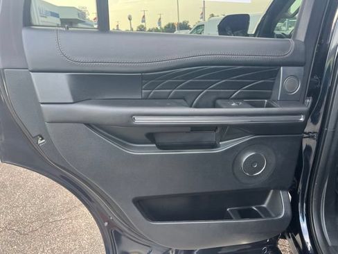 Used 2021 Ford Expedition Platinum AWD/4WD image 34