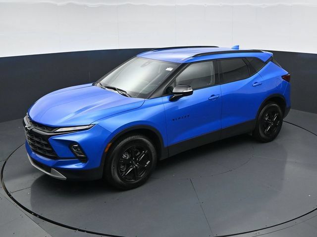 Used 2024 Chevrolet Blazer LT w/ Sound & Technology Package FWD image 34
