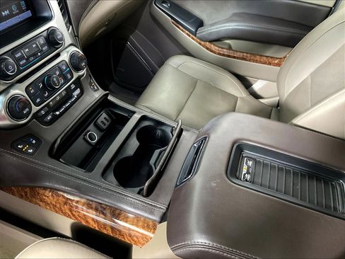 Used 2019 Chevrolet Tahoe Premier AWD/4WD image 18