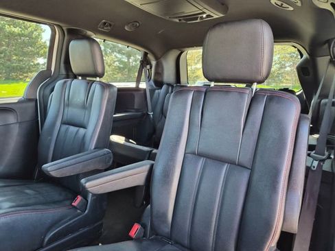 Used 2017 Dodge Grand Caravan GT FWD image 35