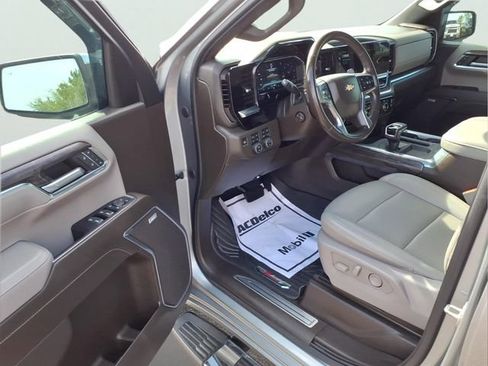 Used 2023 Chevrolet Silverado 1500 LTZ w/ LTZ Premium Package AWD/4WD image 10