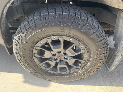 Used 2023 Nissan Frontier PRO-4X w/ Pro-4X Premium Package AWD/4WD image 9