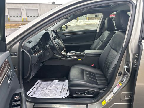 Used 2017 Lexus ES 300h image 9