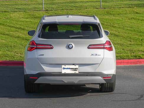 Used 2025 BMW X3 xDrive30i AWD/4WD image 8
