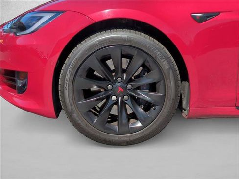 Used 2020 Tesla Model S Long Range Plus image 13