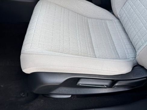 Used 2023 Honda HR-V LX image 11