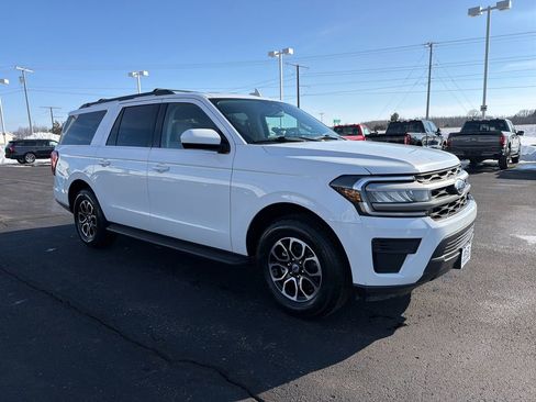 Used 2024 Ford Expedition Max XLT image 7