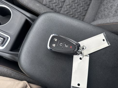 Used 2024 Chevrolet Equinox LT image 29