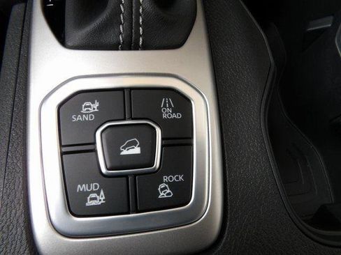 New 2026 Nissan Frontier SV w/ SV Convenience Package AWD/4WD image 22