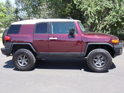 Used 2007 Toyota FJ Cruiser 4WD image 3