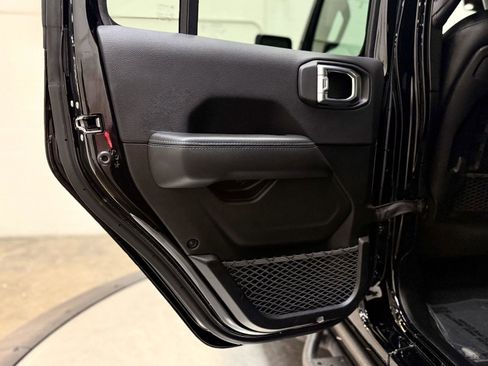 Used 2023 Jeep Wrangler Unlimited Rubicon 4xe w/ Steel Bumper Group AWD/4WD image 15
