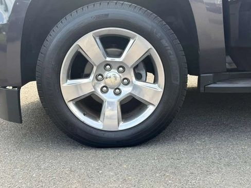Used 2017 Chevrolet Suburban LT AWD/4WD image 32