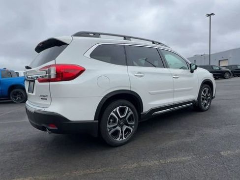 Used 2025 Subaru Ascent Touring w/ Popular Package #1 AWD/4WD image 8