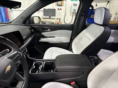 Certified 2026 Chevrolet Traverse High Country w/ LPO, Floor Liner Package image 15